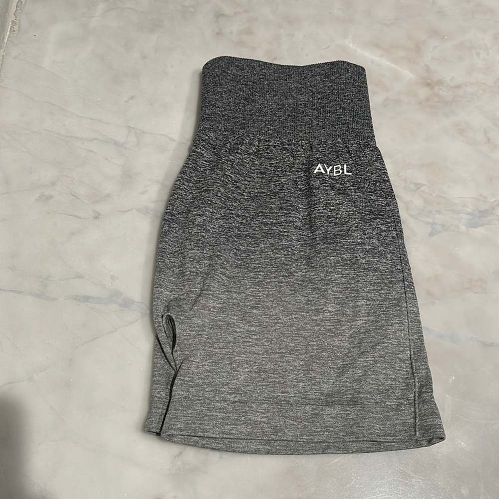 Aybl pulse ombré shorts size M